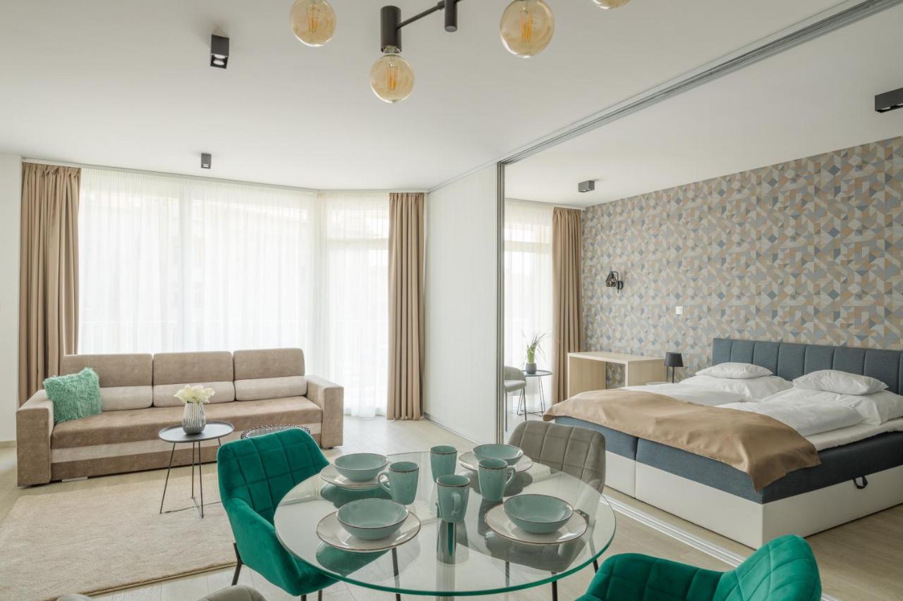 Parizs Garden Apartments Дебрецен Екстериор снимка