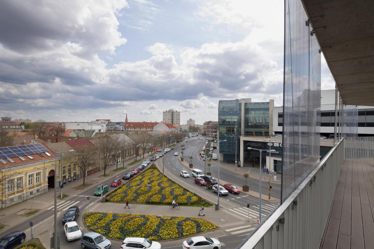 Parizs Garden Apartments Дебрецен Екстериор снимка