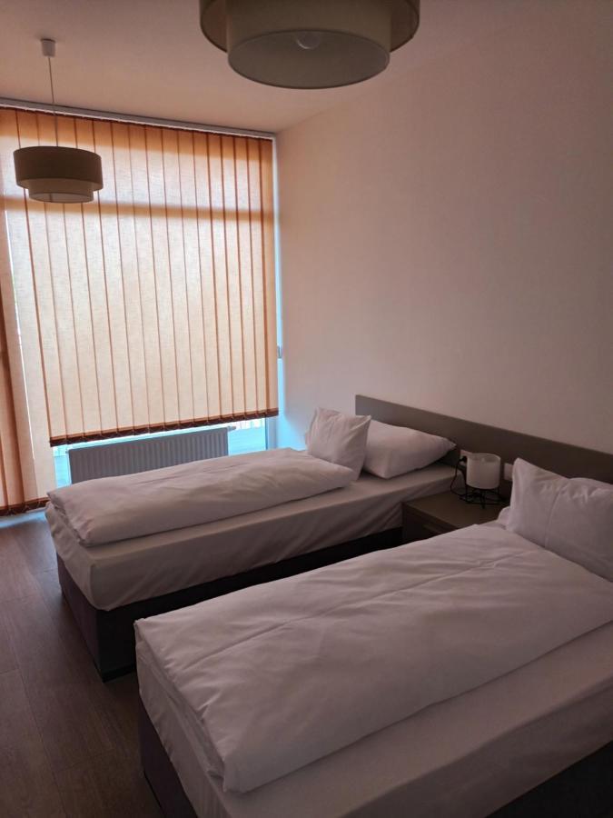 Parizs Garden Apartments Дебрецен Екстериор снимка
