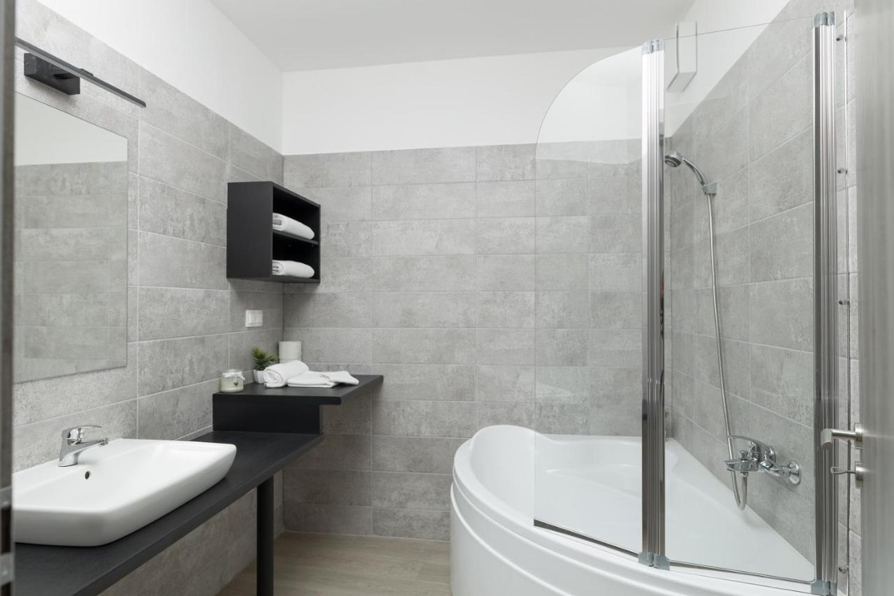 Parizs Garden Apartments Дебрецен Екстериор снимка